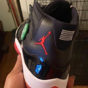 Bred 11’s Red, black & White